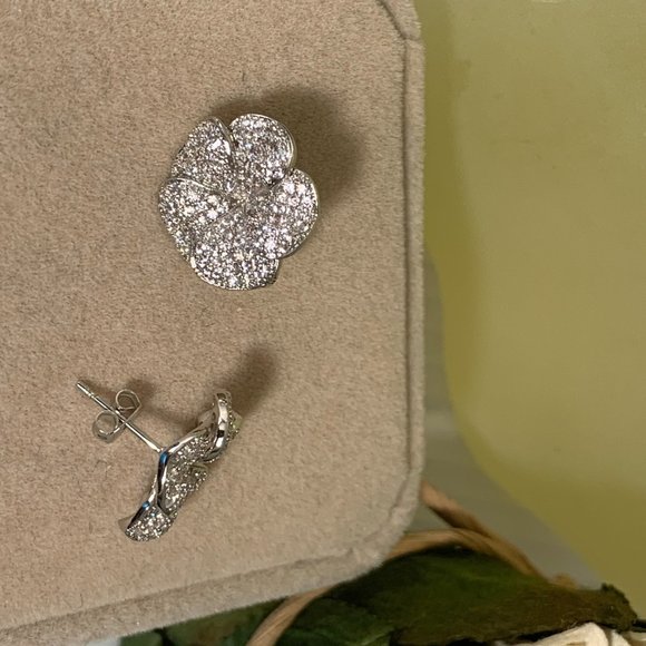 NWOT Silver Tone and Pave CZ Flower Earrings - Picture 8 of 8